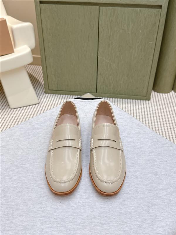 2025112812728624 310